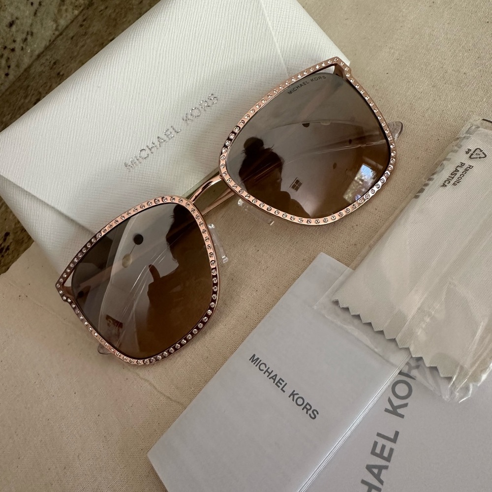 New Michael Kors rose gold sunglasses 57mm square crystal oversized - Picture 9 of 9